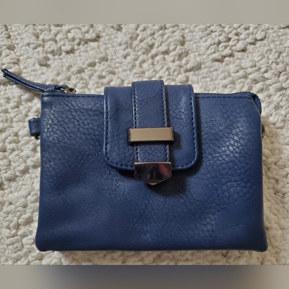 Charming Charlie Crossbody Bag - Picture 2 of 9